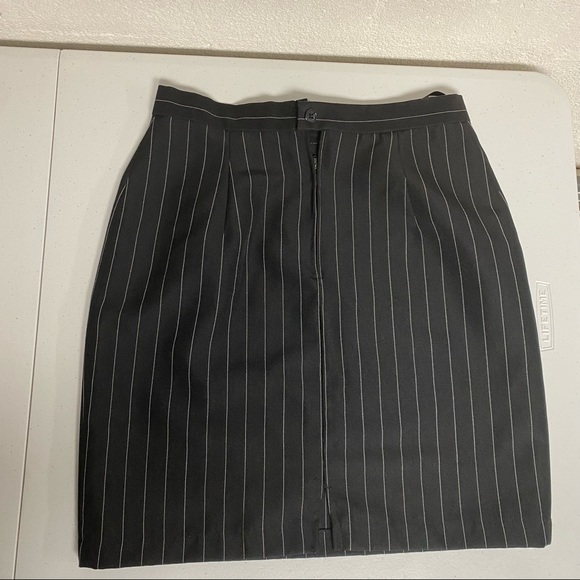 RUE Twenty One Business Skirt Suit - Picture 10 of 10